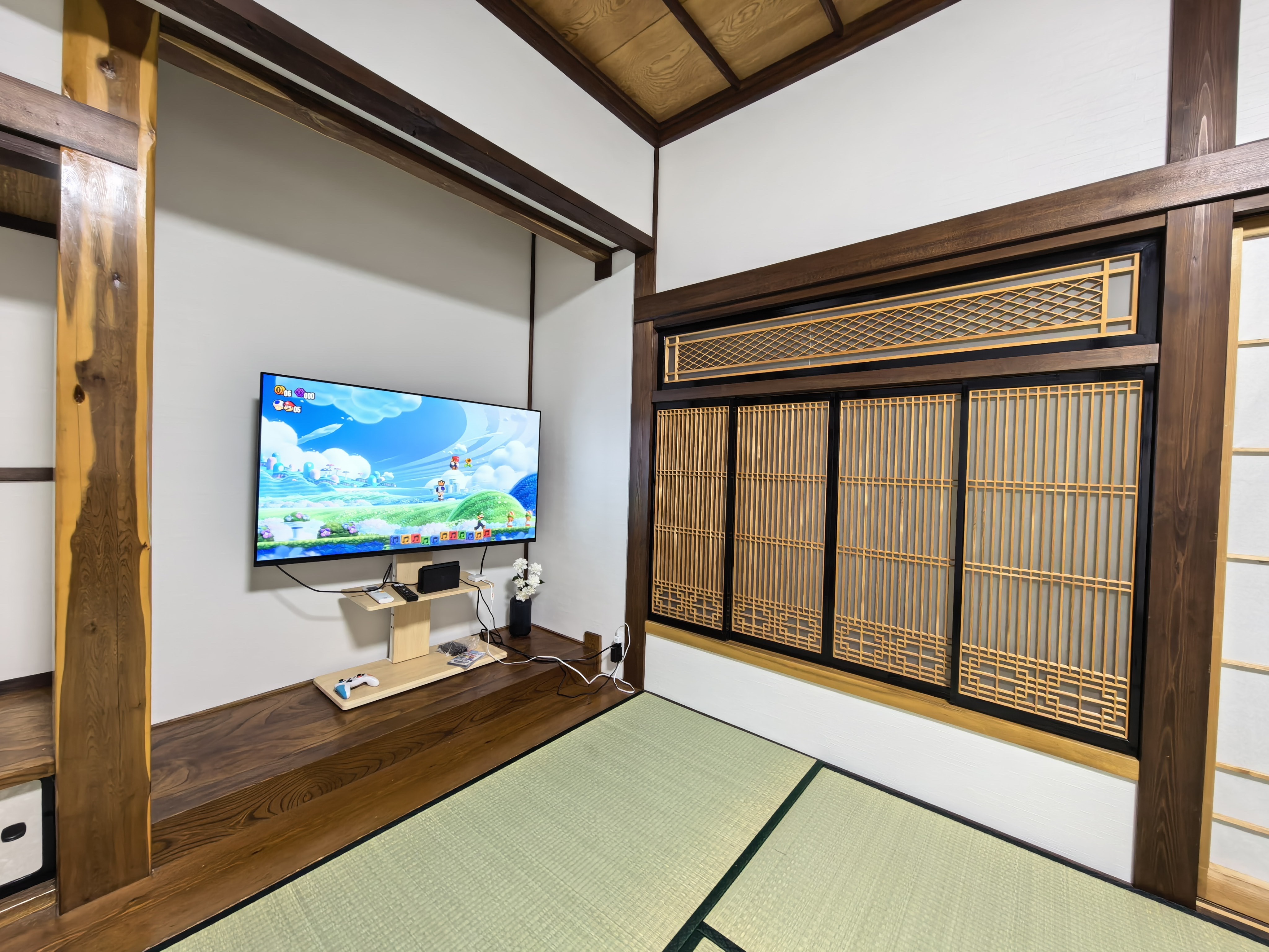 SURF57の和室とテレビ